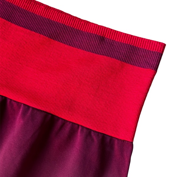 Fabletics High-Waisted Seamless Stripe 7/8 Leggings Women’s Tights - Picture 5 of 10